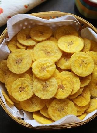 Coconut oil nendran chips